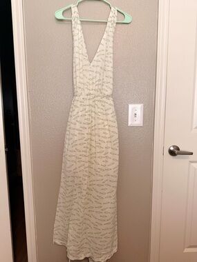 Sleeveless White Maxi Dress with Light Green Leaf Print
